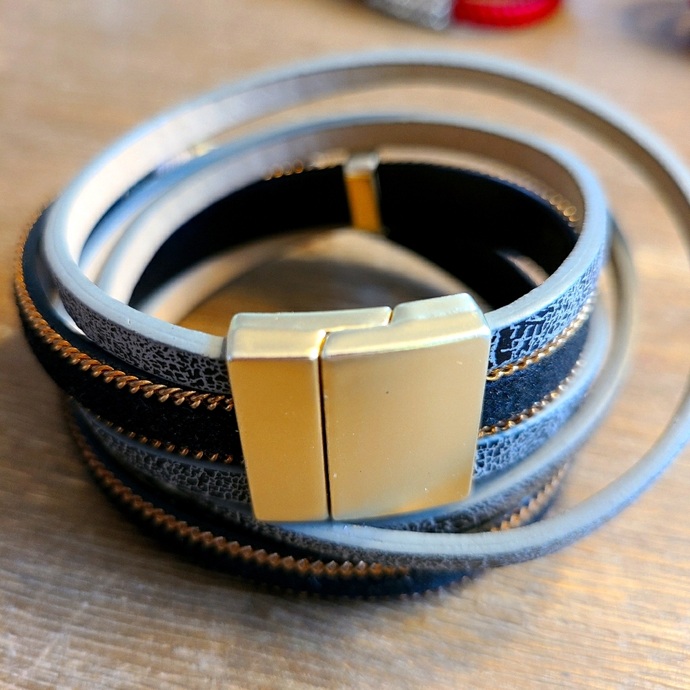 Leather bracelet